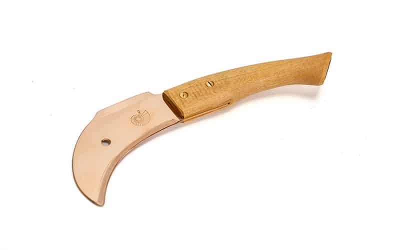 Pocket-Sized Copper Harvesting Sickle: Durable and Elegant Garden
