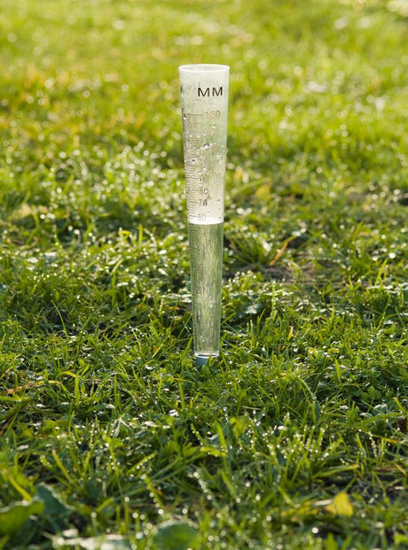 Track garden rainfall accurately with our durable Plexiglas & aluminum rain gauge (up to 160 ml). Easy to iinstall. Order at The Farm Dream.