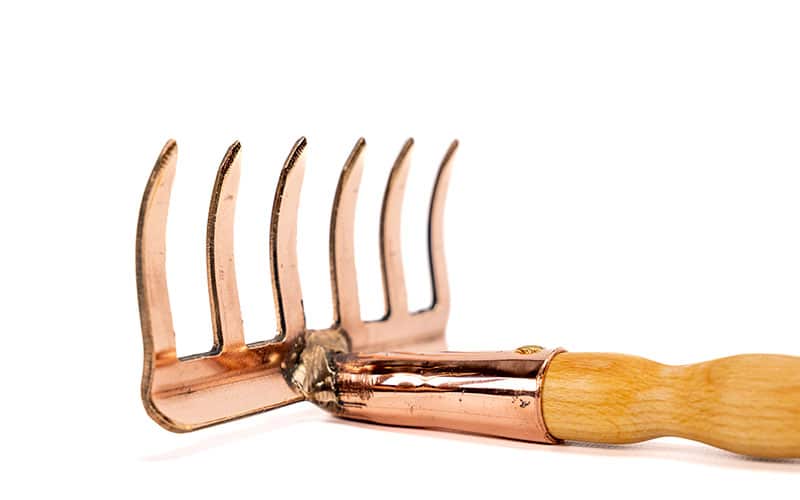 copper hand rake teeth details