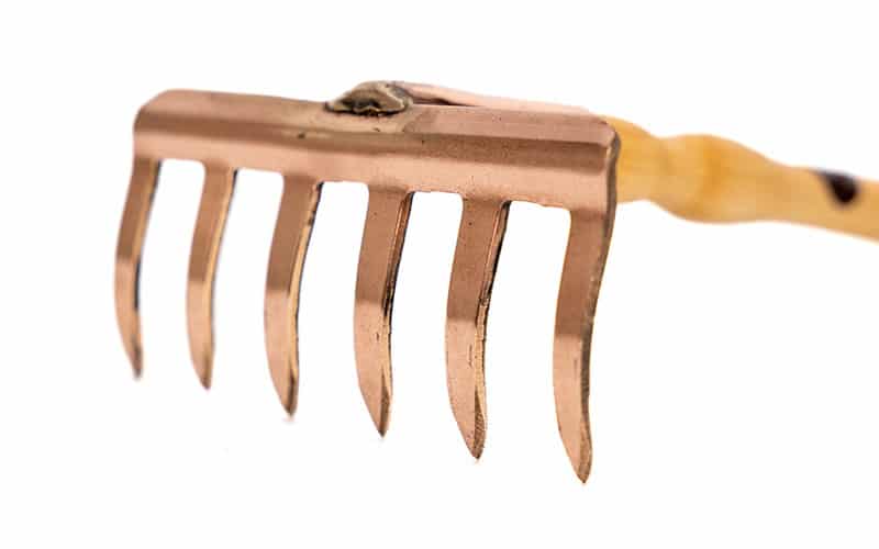 teeth of copper hand rake tool